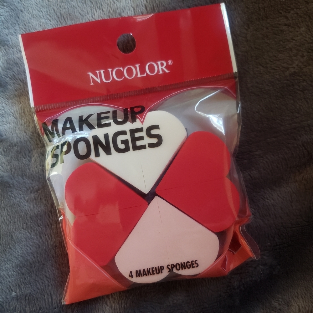 Heart Shaped Makeup Sponges - Picture 1 of 4
